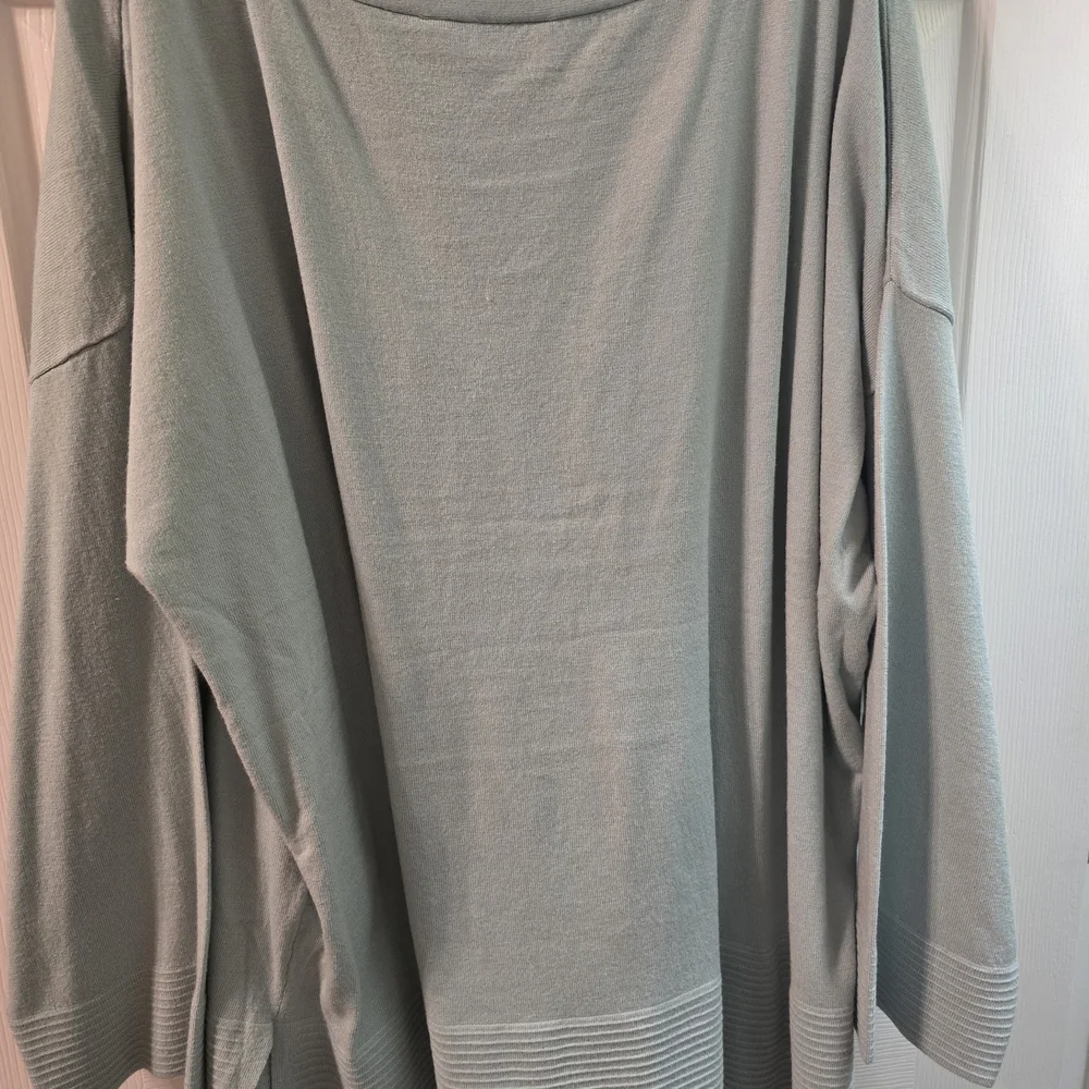 Cyrus Light Mint Green Lightweight Oversized Knit Top - Picture 2 of 5